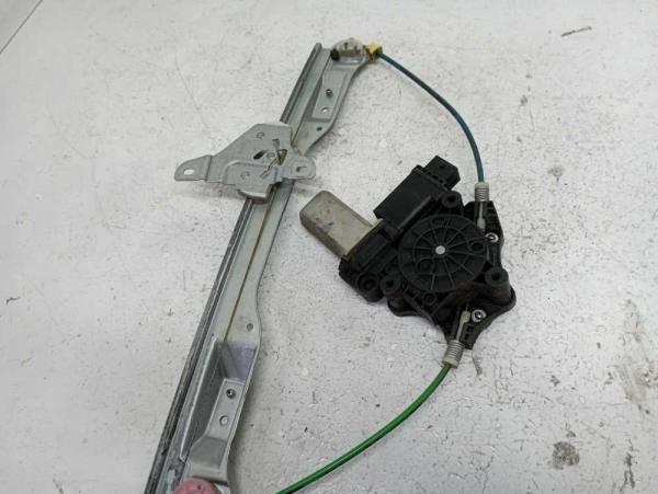 MÉCANISME DE LÈVE-VITRE ÉLECTRIQUE AVANT GAUCHE CORSA D 5 PORTES - Vue 3